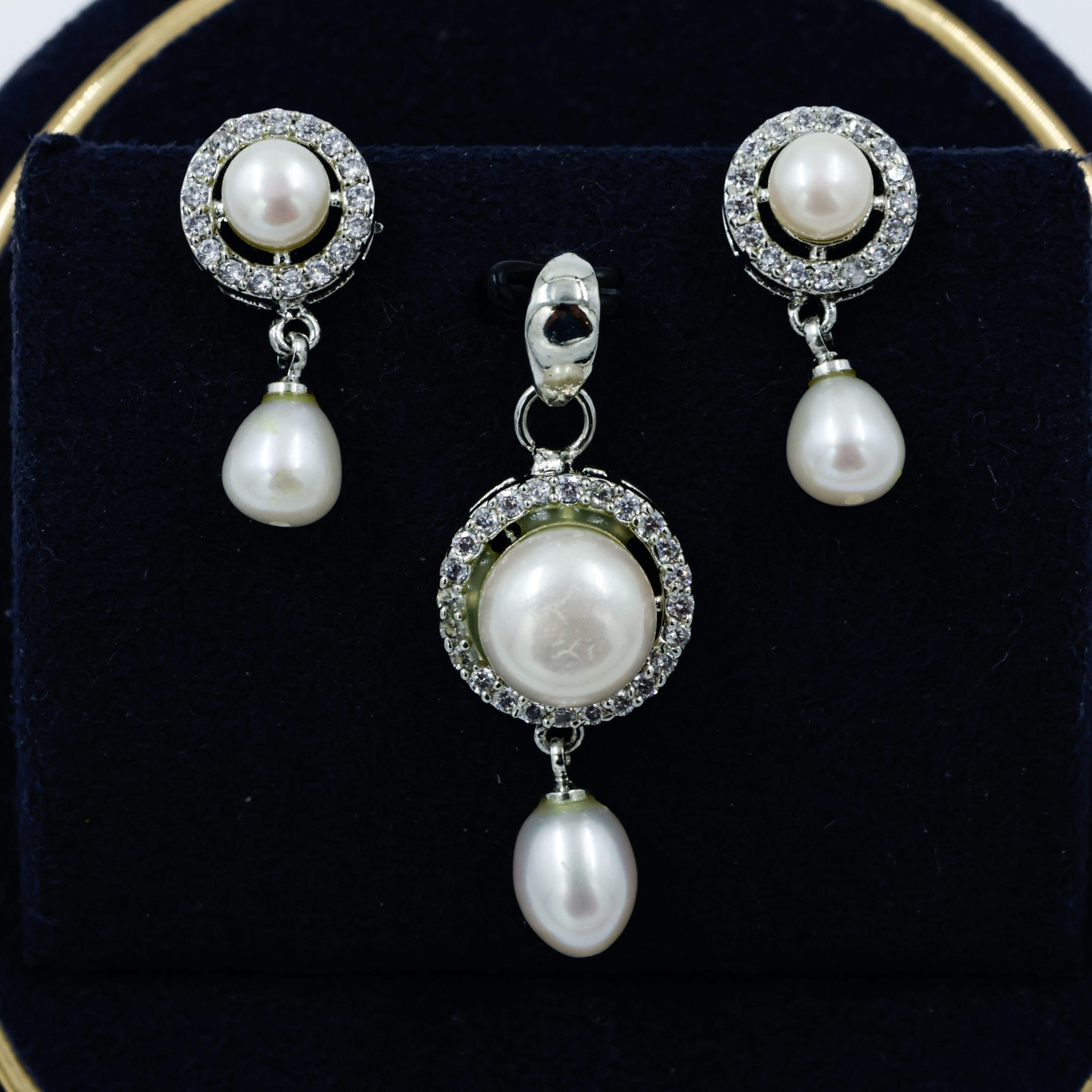 Pearl Pendant Set Without Chain